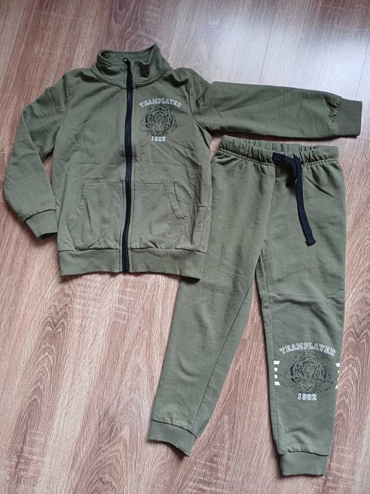 Komplet bluza i spodnienLupilu 110/116