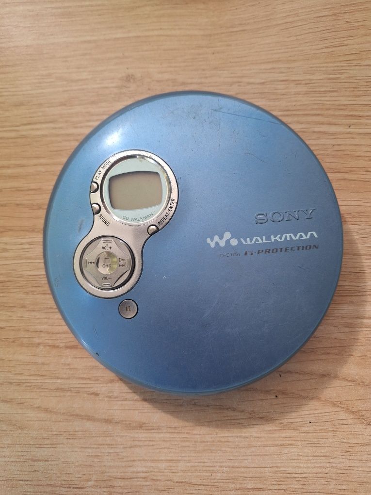 Sony Purple/Blue CD Walkman Player ESPMax (D-E220)
