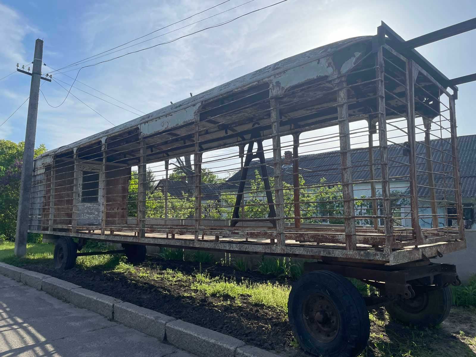 Пасіка з прицепом (павільйон для бджіл). Первомайськ, Миколаївська обл