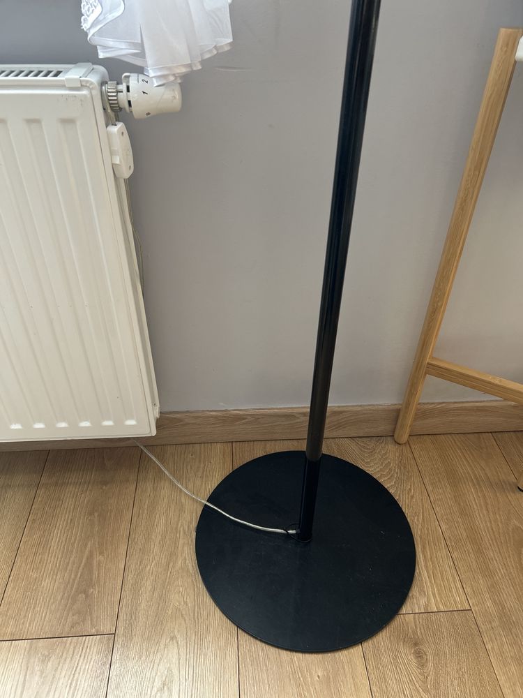 Lampa stojąca podłogowa czarna klosz Ikea Nymo