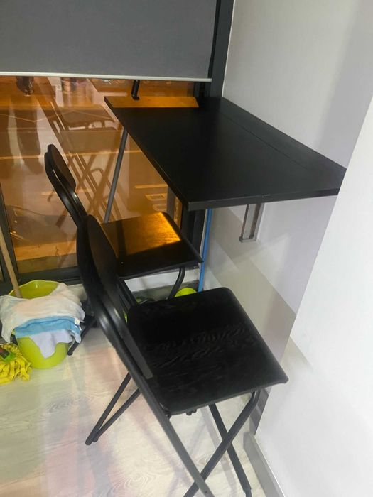 Conjunto IKEA: Mesa rebatível de parede + 2 cadeiras altas dobráveis