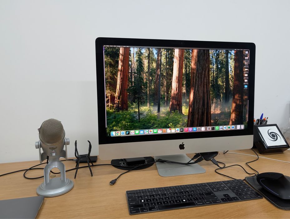 iMac 27" Retina 5K (2020) - 16GB RAM / GPU Dedicada 4GB