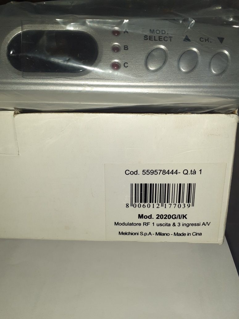 Modulador de video p/ 3 equipamentos em simultanio (novo)