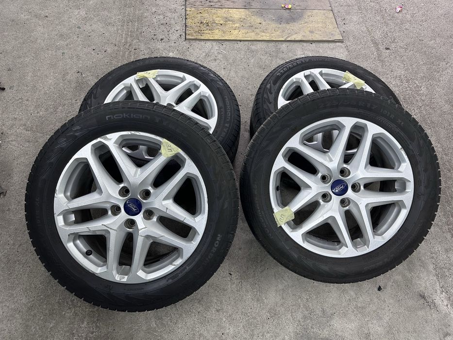 Коплект дисков 5/108/17 с зимней резиной 225/55/17и датчиками