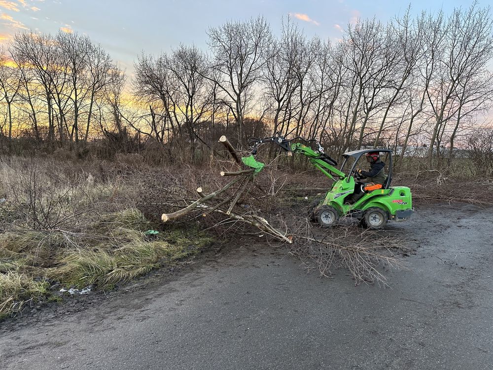 Usługi ładowarką Avant 528,Bobcat,Cast,Multione