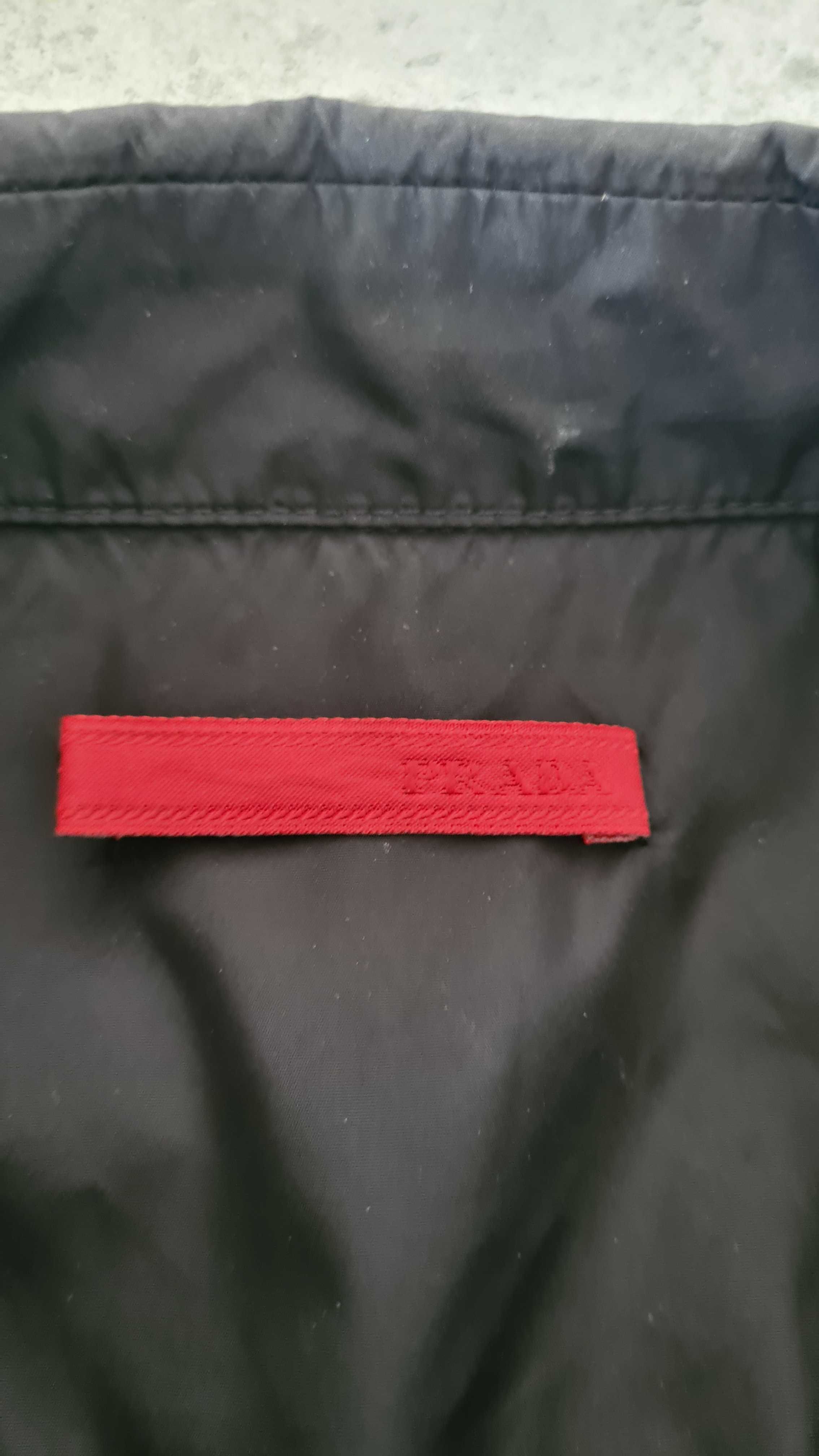 Kurtka lekka wiosenna / jesienna wiatrówka Prada. Czarna. Rozmiar L.