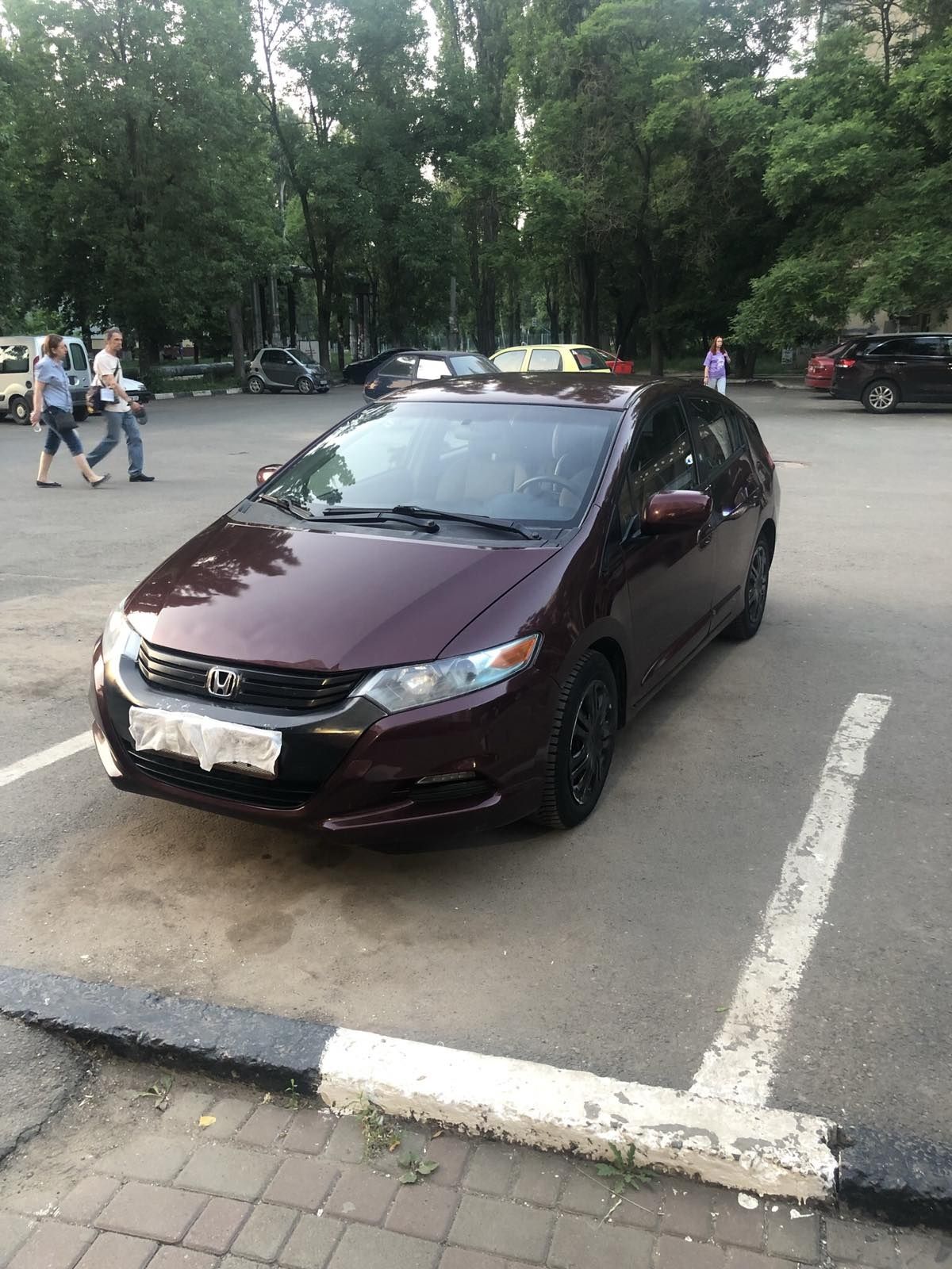 Машина Хонда Инсайт гибрид