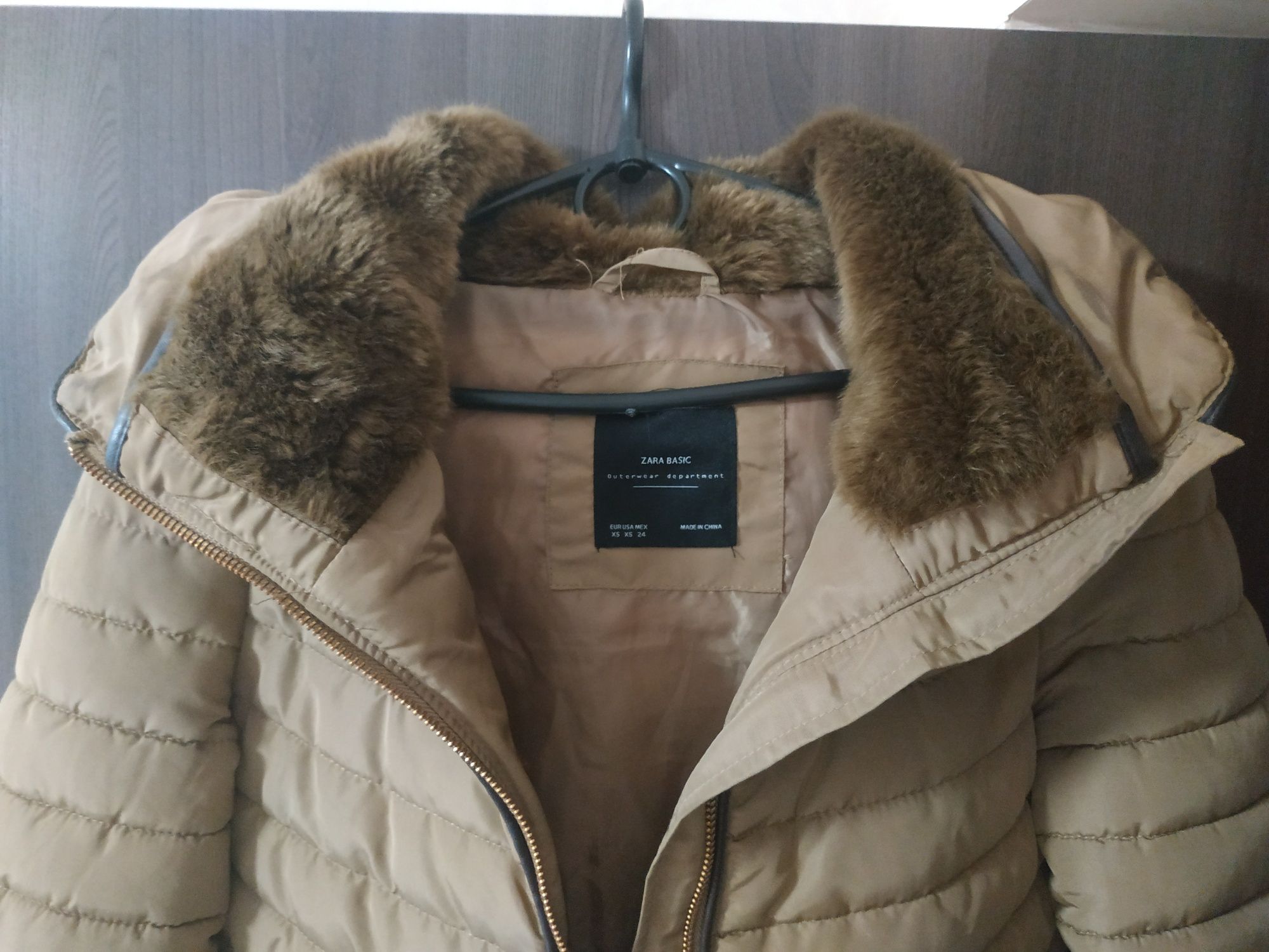 Деми курточка Zara