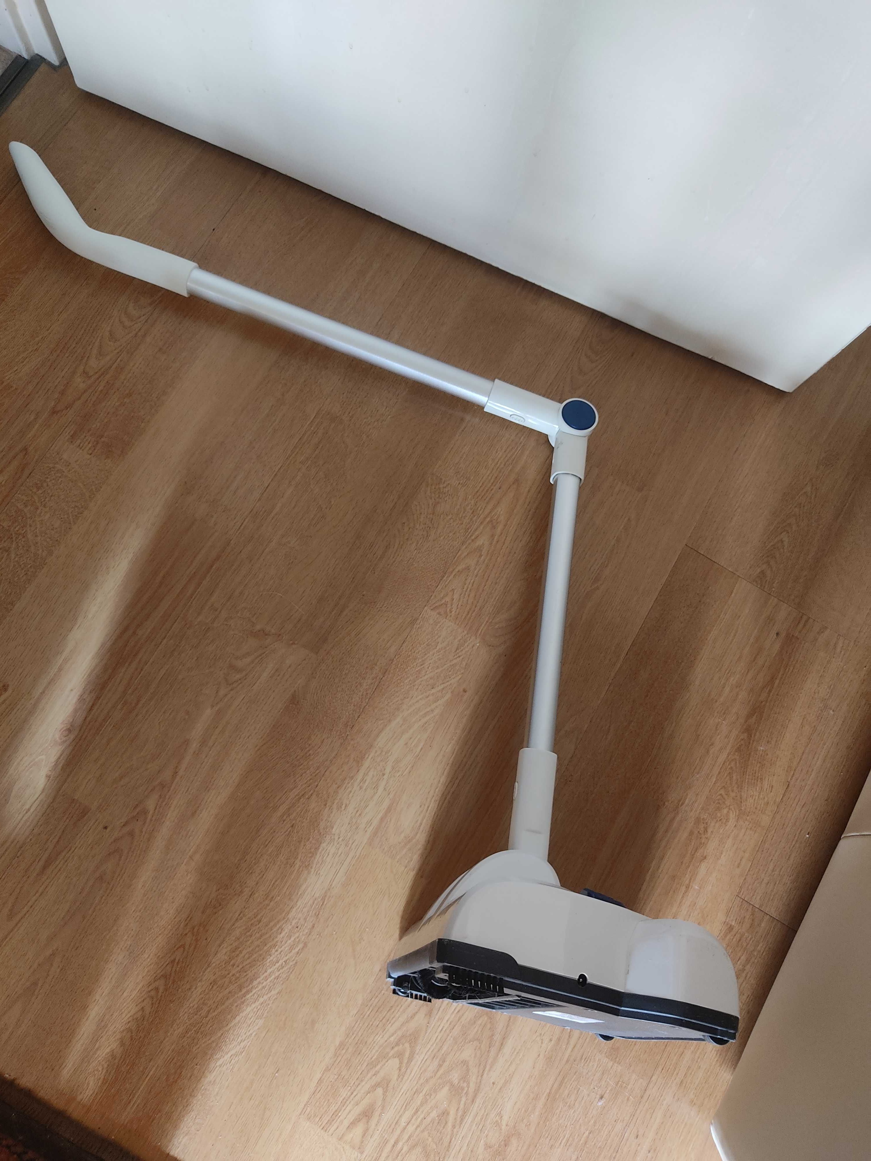 Odkurzacz ręczny Aqua Laser OmegaSweeper
