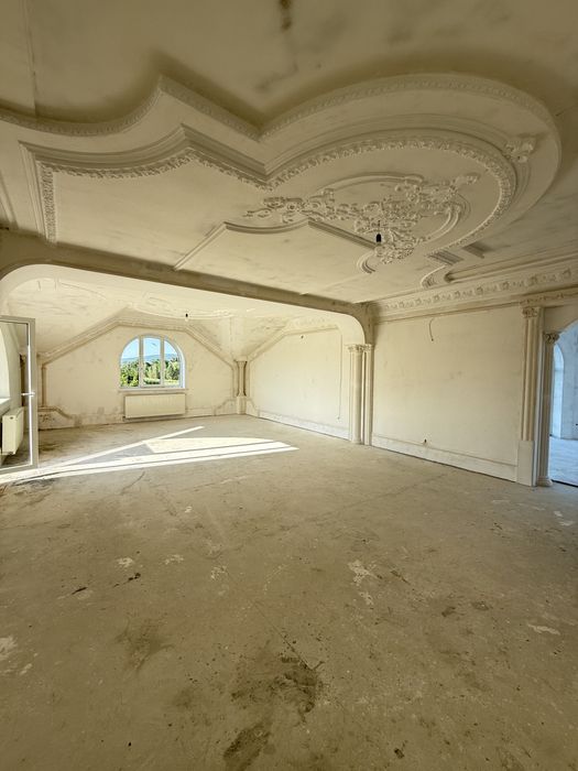 Не будинок, а зАмок.