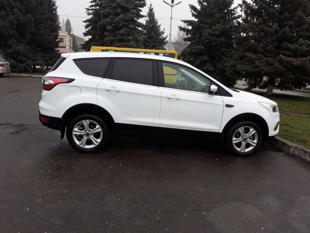 FORD KUGA 1.5 D 2019, официал, механика, пробег 32 тыс. км