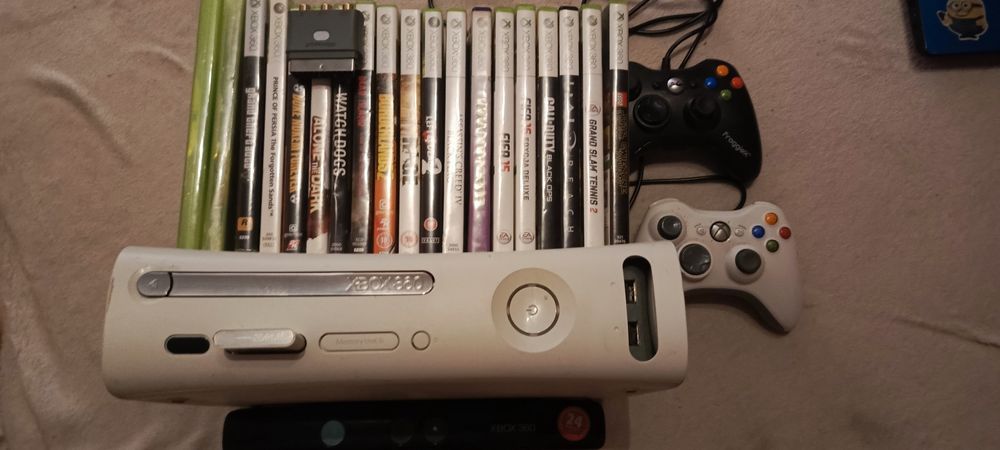 Xbox 360, 2 pady,  19 gier ,Kinect