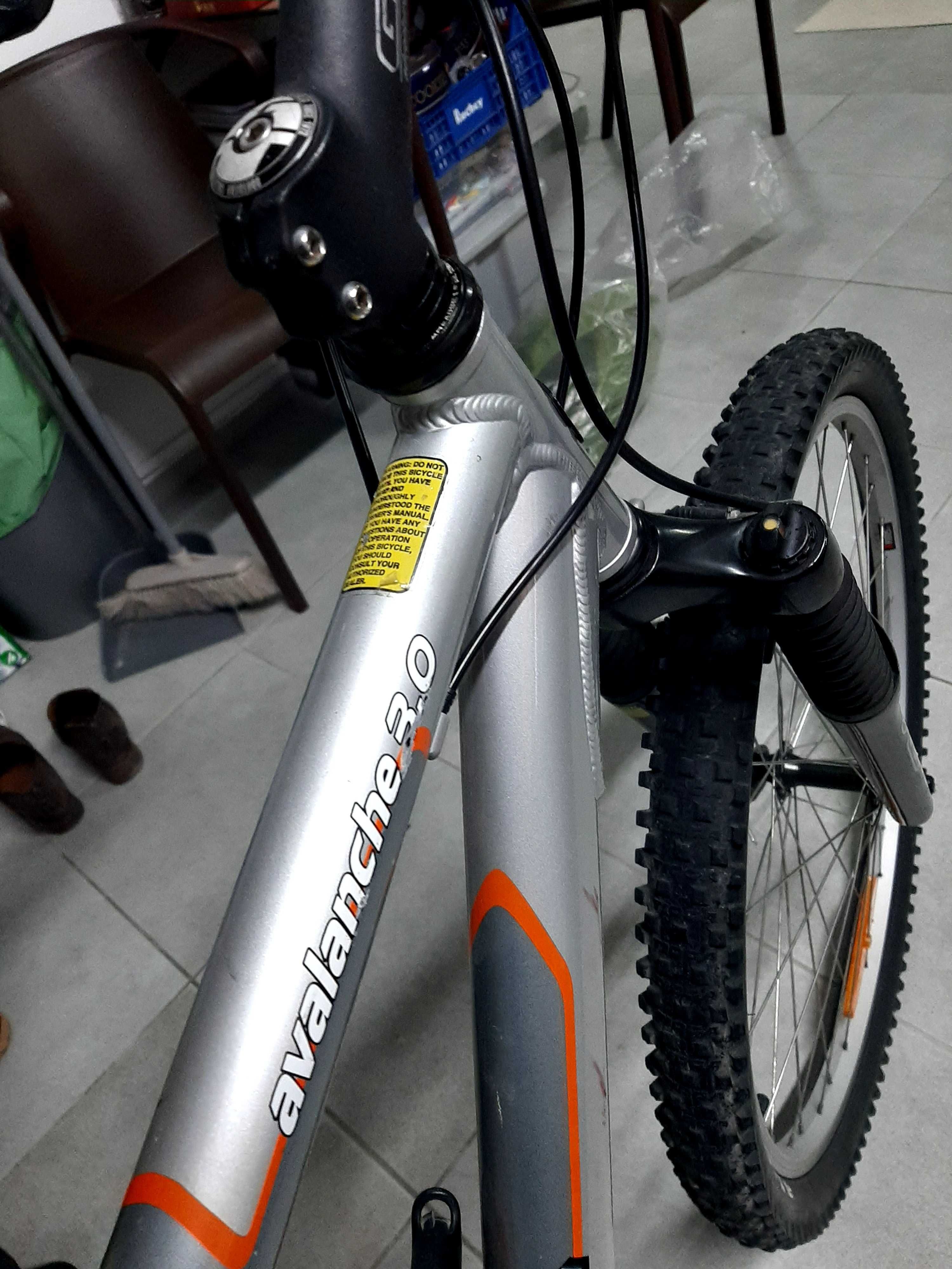 Vendo bicicleta BTT