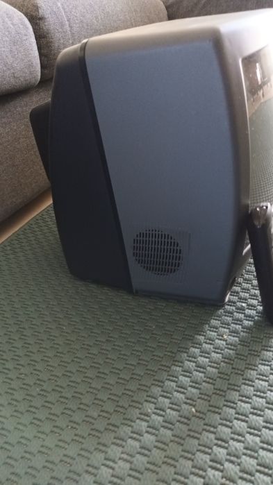 TV 32cm Sanyo a funcionar