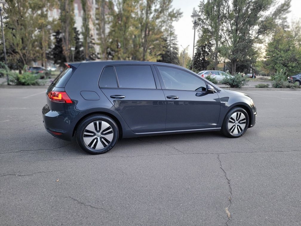 Volkswagen e-golf  чудовий стан