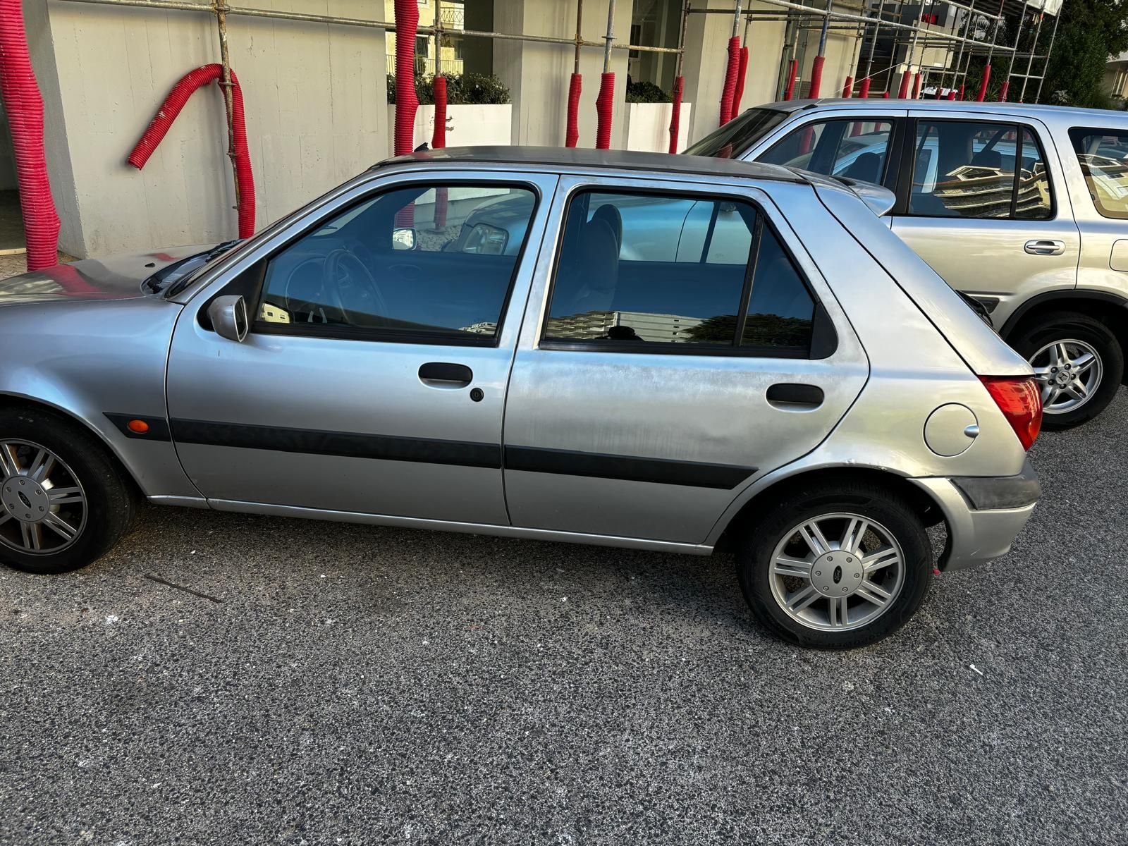 Vendo carro Ford Fiesta 2000