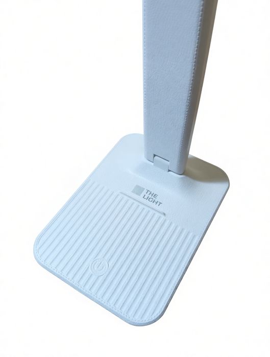 Акумуляторна настільна лампа 7W фірми The Light