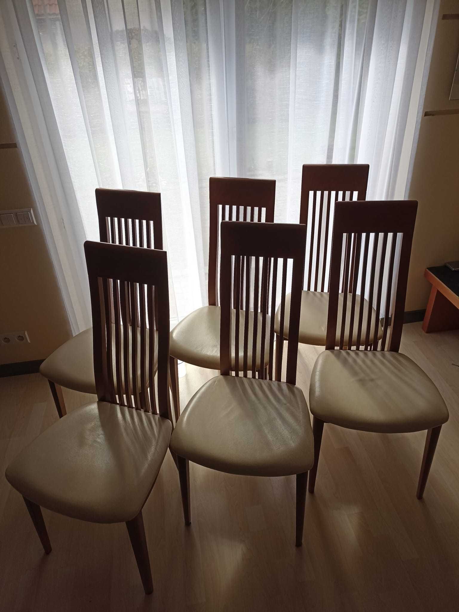 Krzesła do jadalni, drewniane, siedzisko ze skóry
