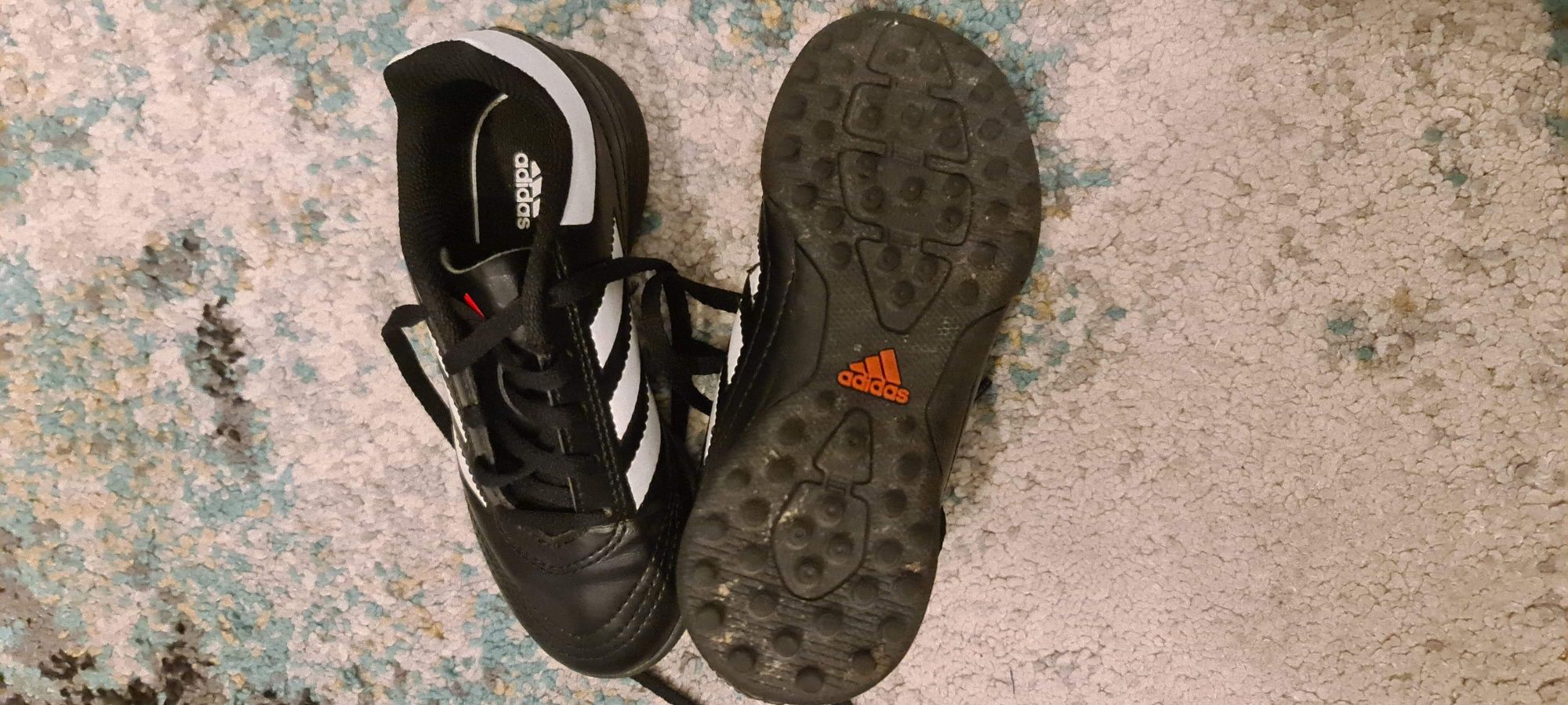 Buty piłkarskie na sztuczną trawę adidas