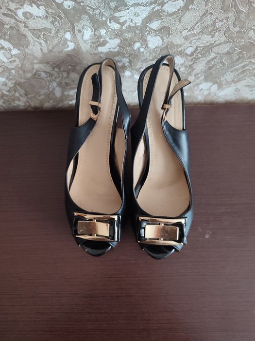 Босоніжки, 38 розмір