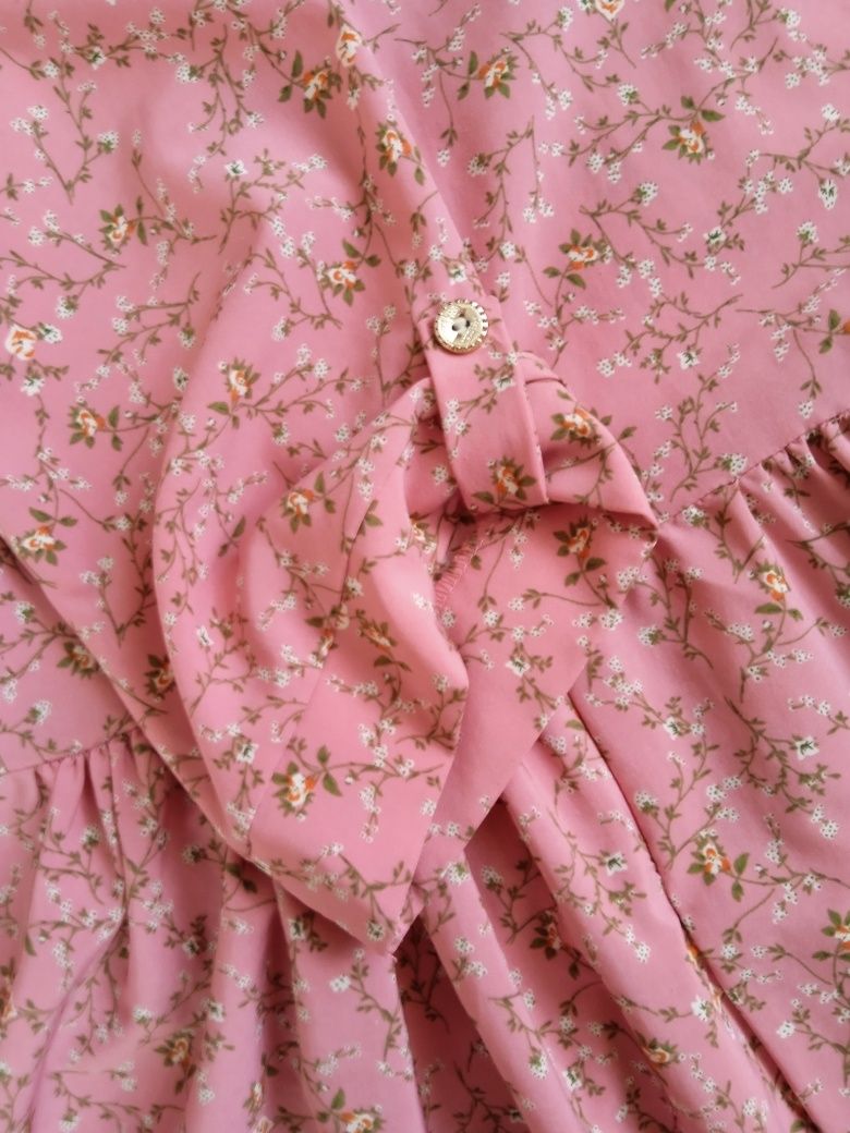 Сукня рожевого кольору