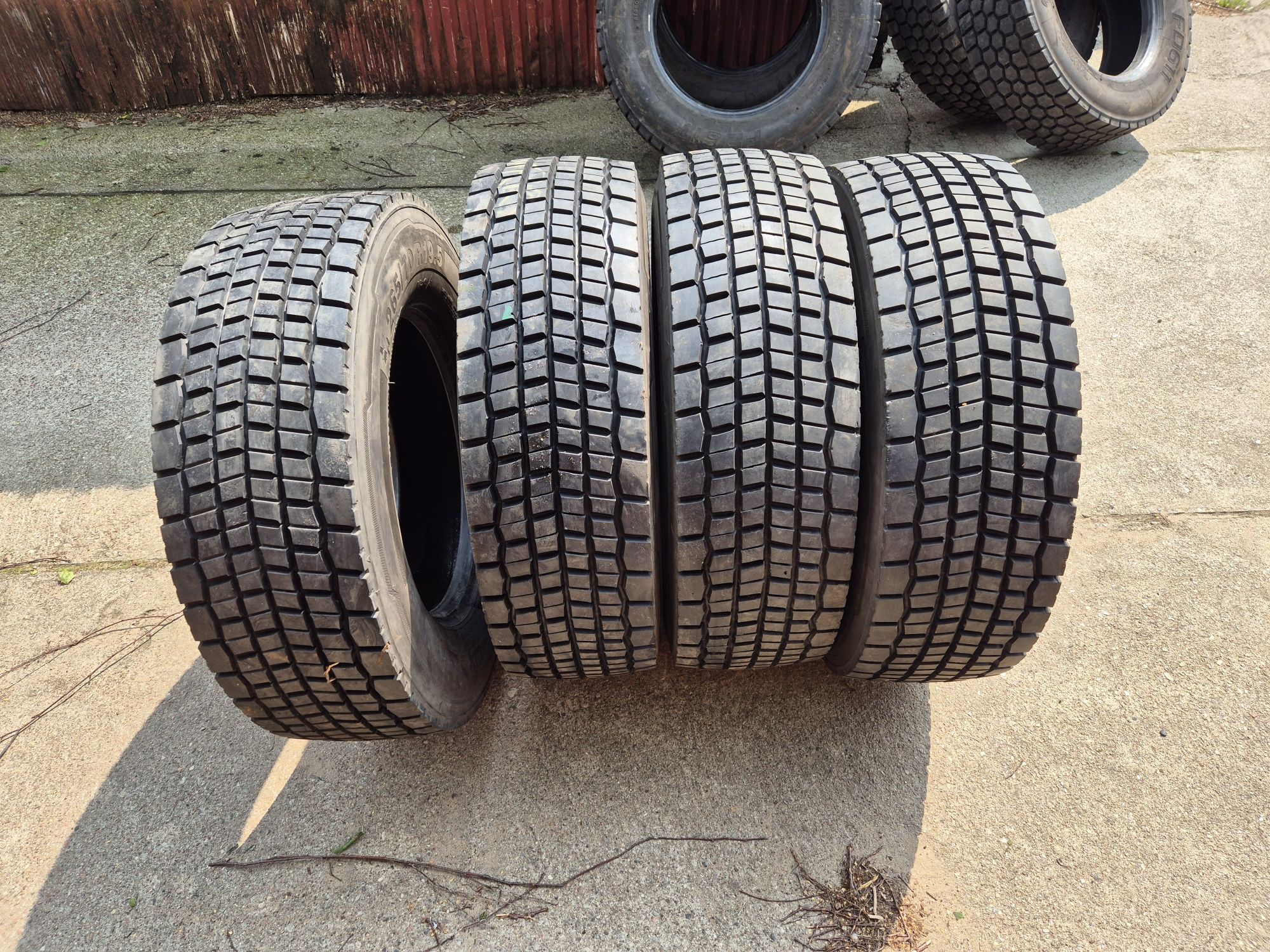 Opony 265/70r19.5