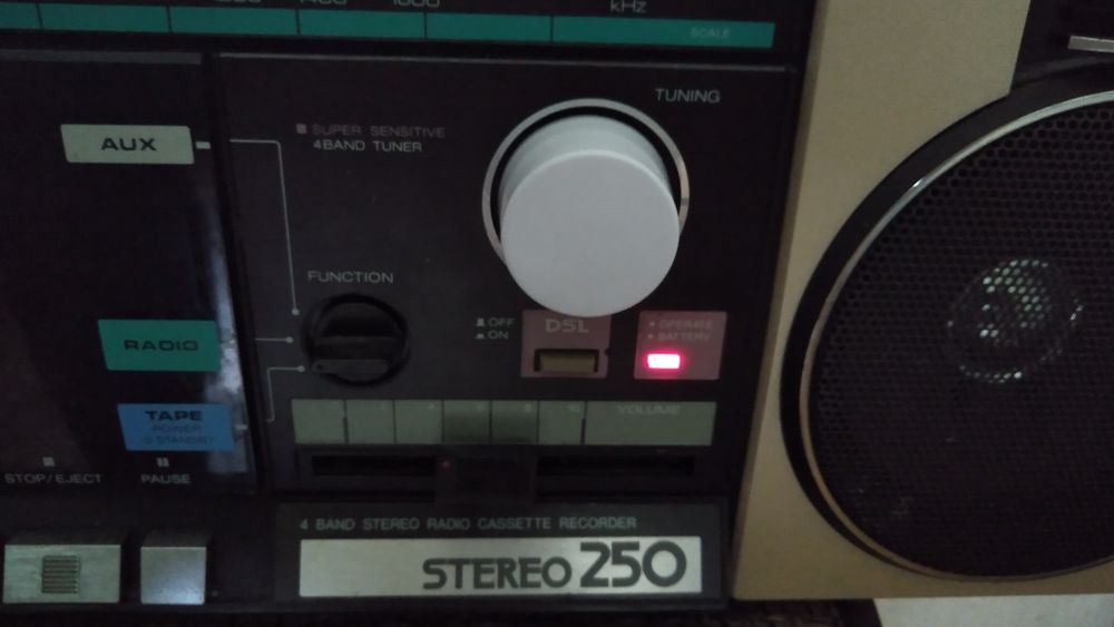 Стерео магнитола Aiwa CS-250H