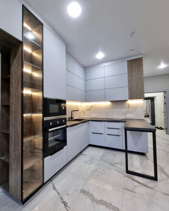 Кухня на замовлення замовлення.  Меблі під замовлення