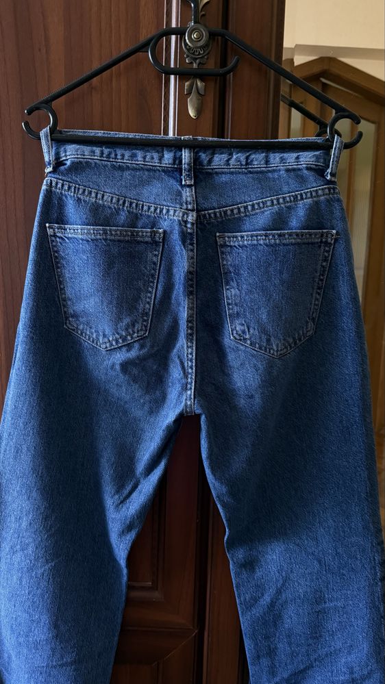 Продам джинси Mango, прямого крою