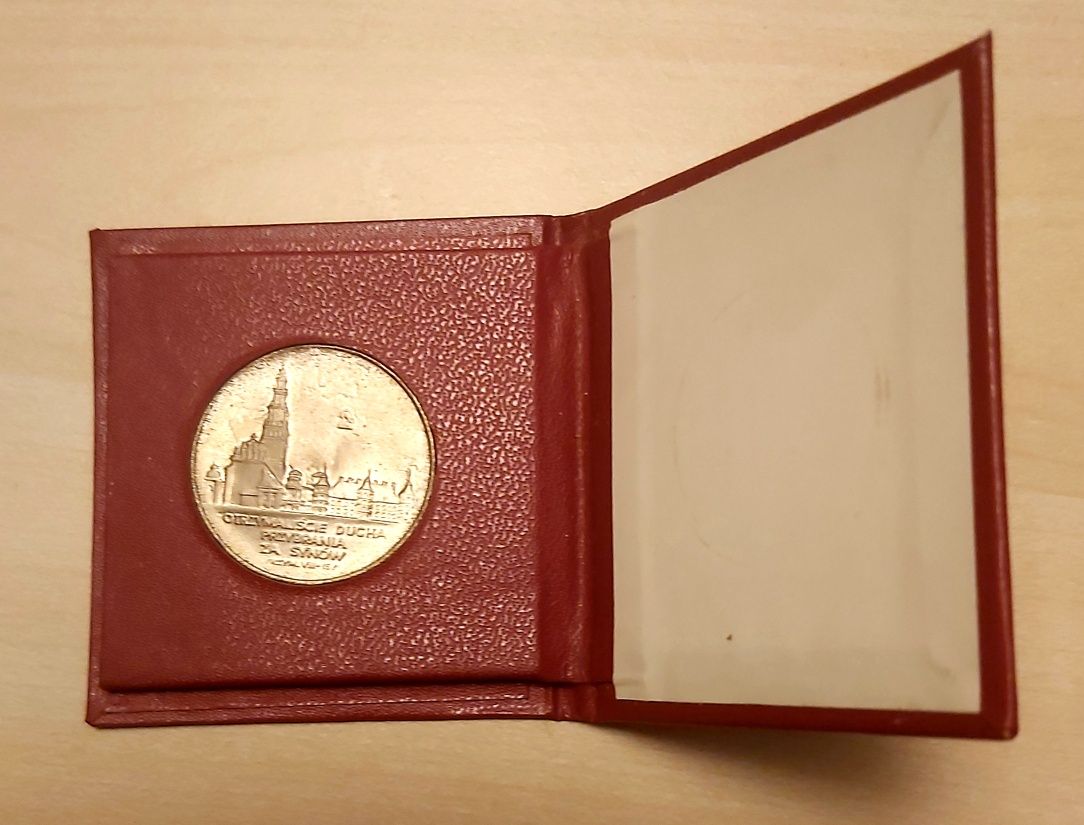 Okolicznościowy medal ze Świętym Janem Pawłem II