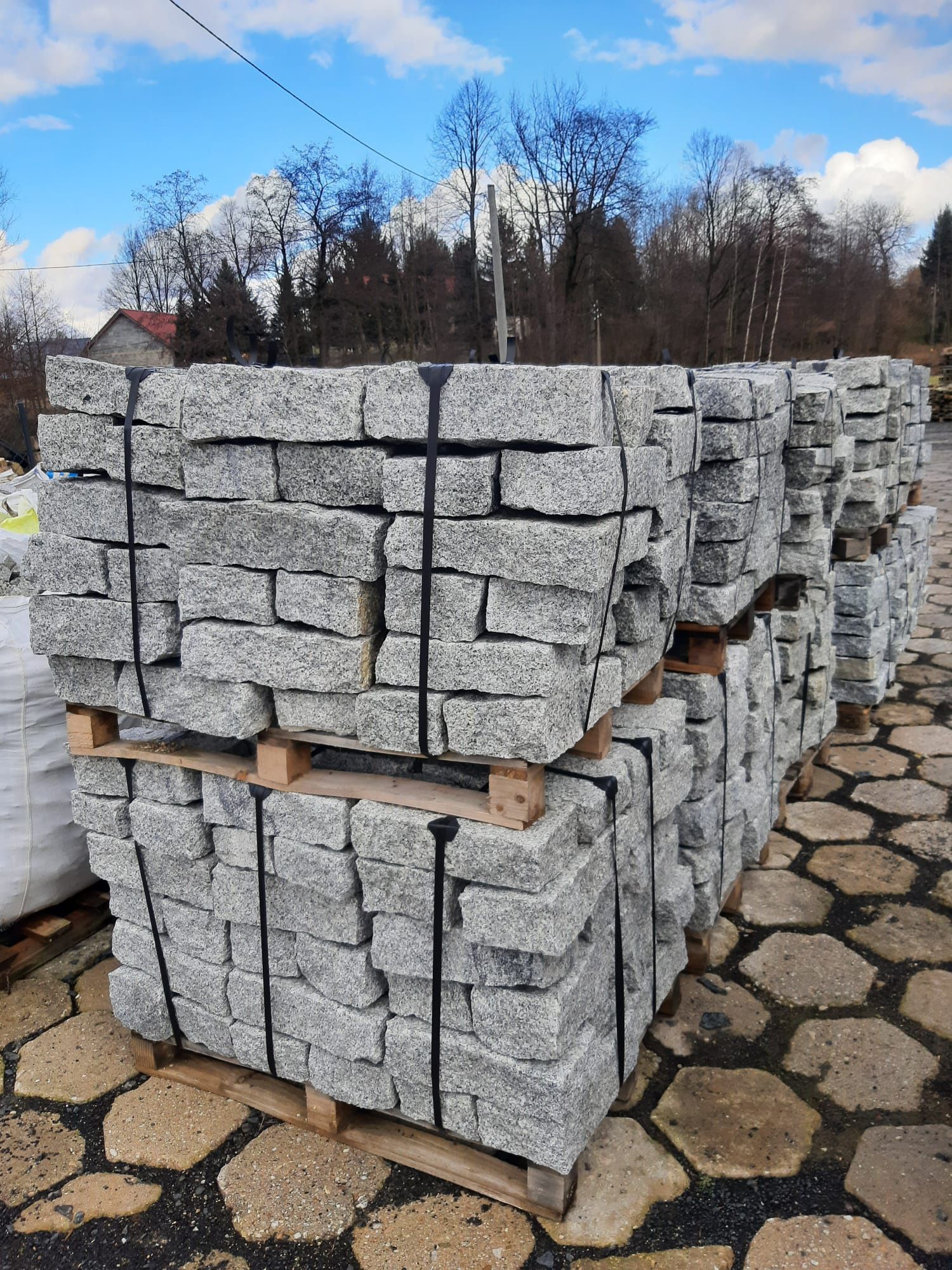 Kamien ozdobny, plytki elewacyjne, kostka granitowa, bazalt ,piach