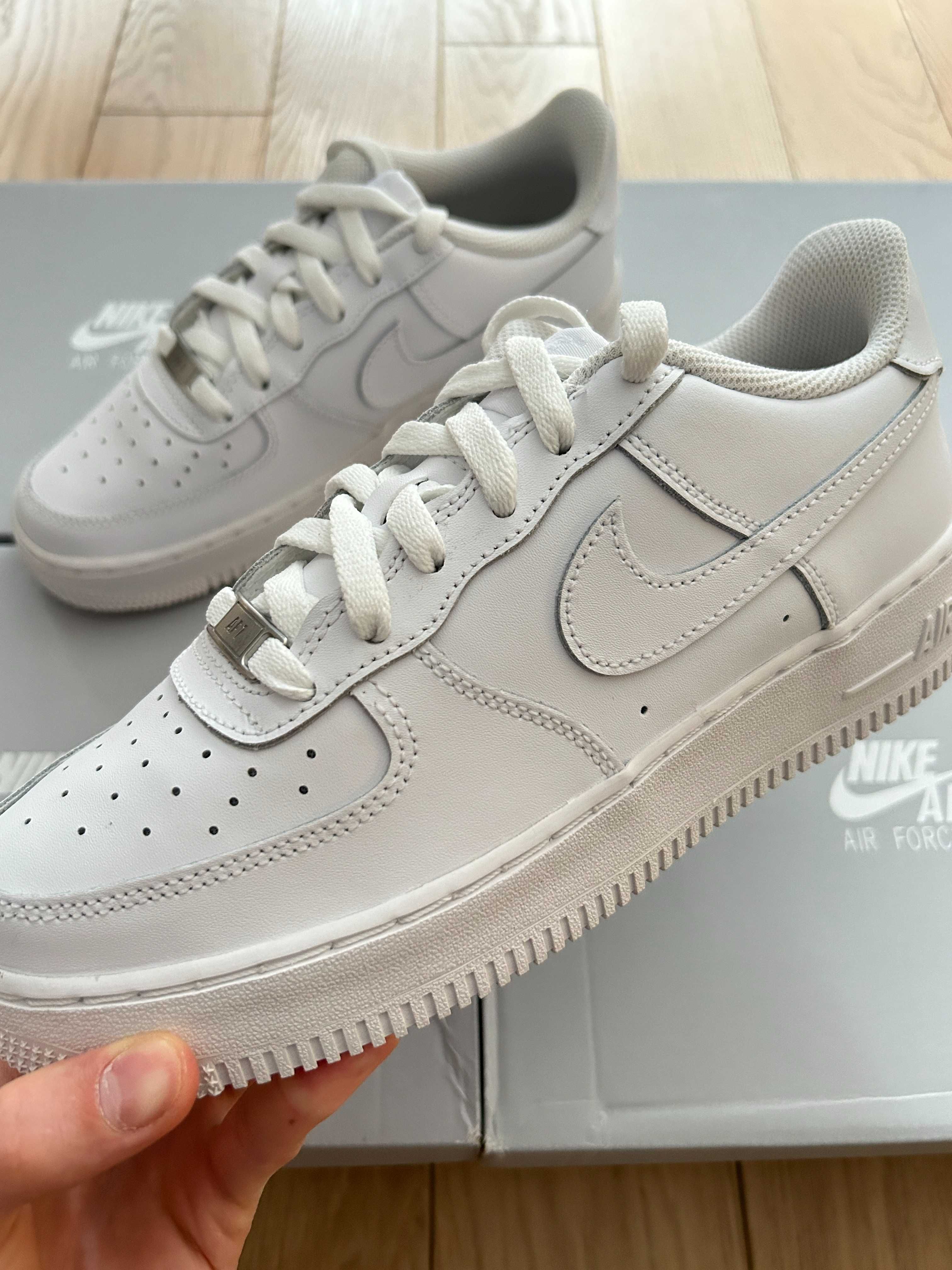 Жіночі Nike Air Force 1 Low LE White (DH2920 111) оригінал