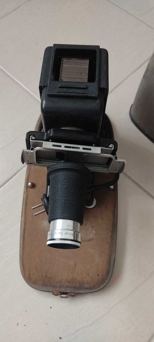 Projetor de slides vintage Leitz