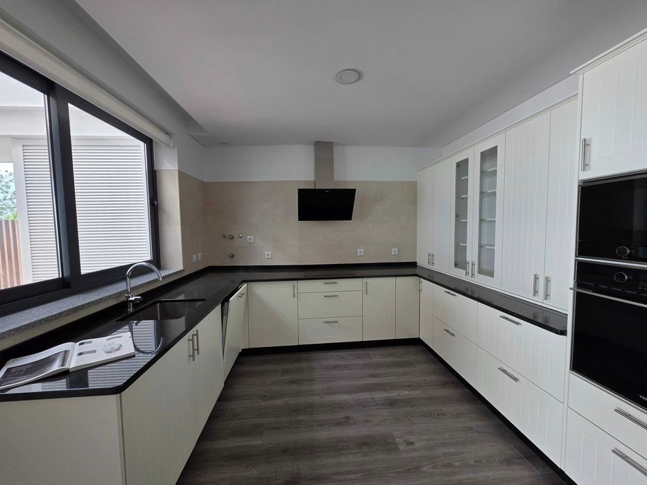 Apartamento t2 Santiago ( Sesimbra )  primeira linha vista de mar .