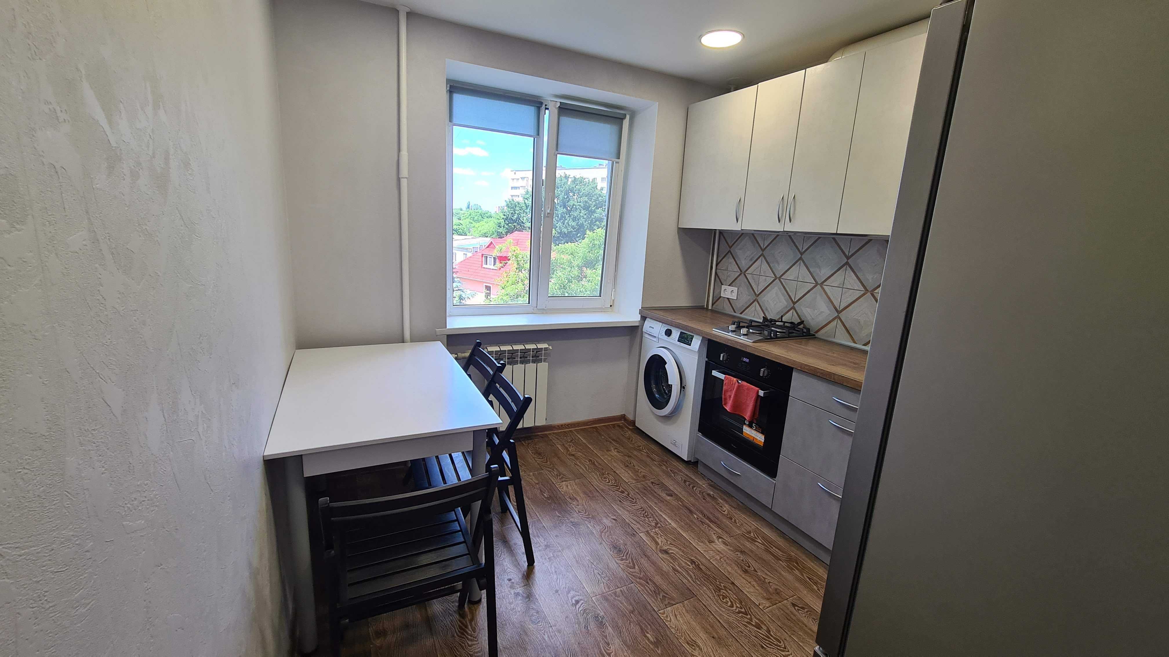 Продам 1 комнатную, 38 кв.м. Люстдорфская дорога/Костанди