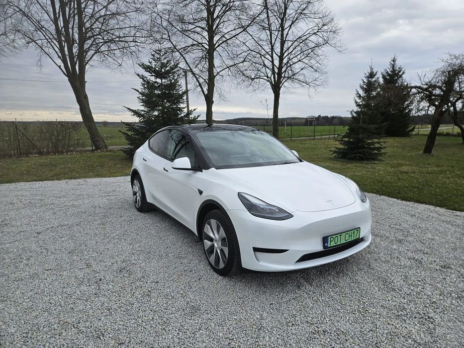 Tesla Y super stan bez usterek zadbana bateria bdb komplet kabli 450km EUROPA