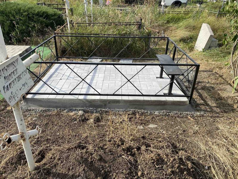 Ограда на кладбище от 8500 с установкой. Изготовление памятников.