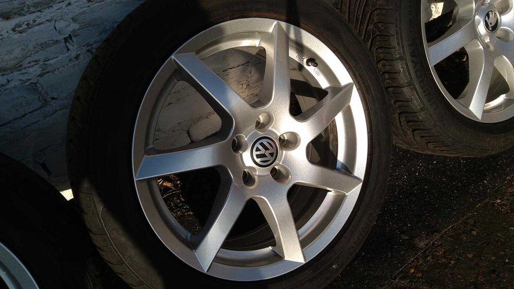 [791] GOLF OCTAVIA LEON 215/50/17 A4 A3 PASSAT Touran C w204 CLA 5x112