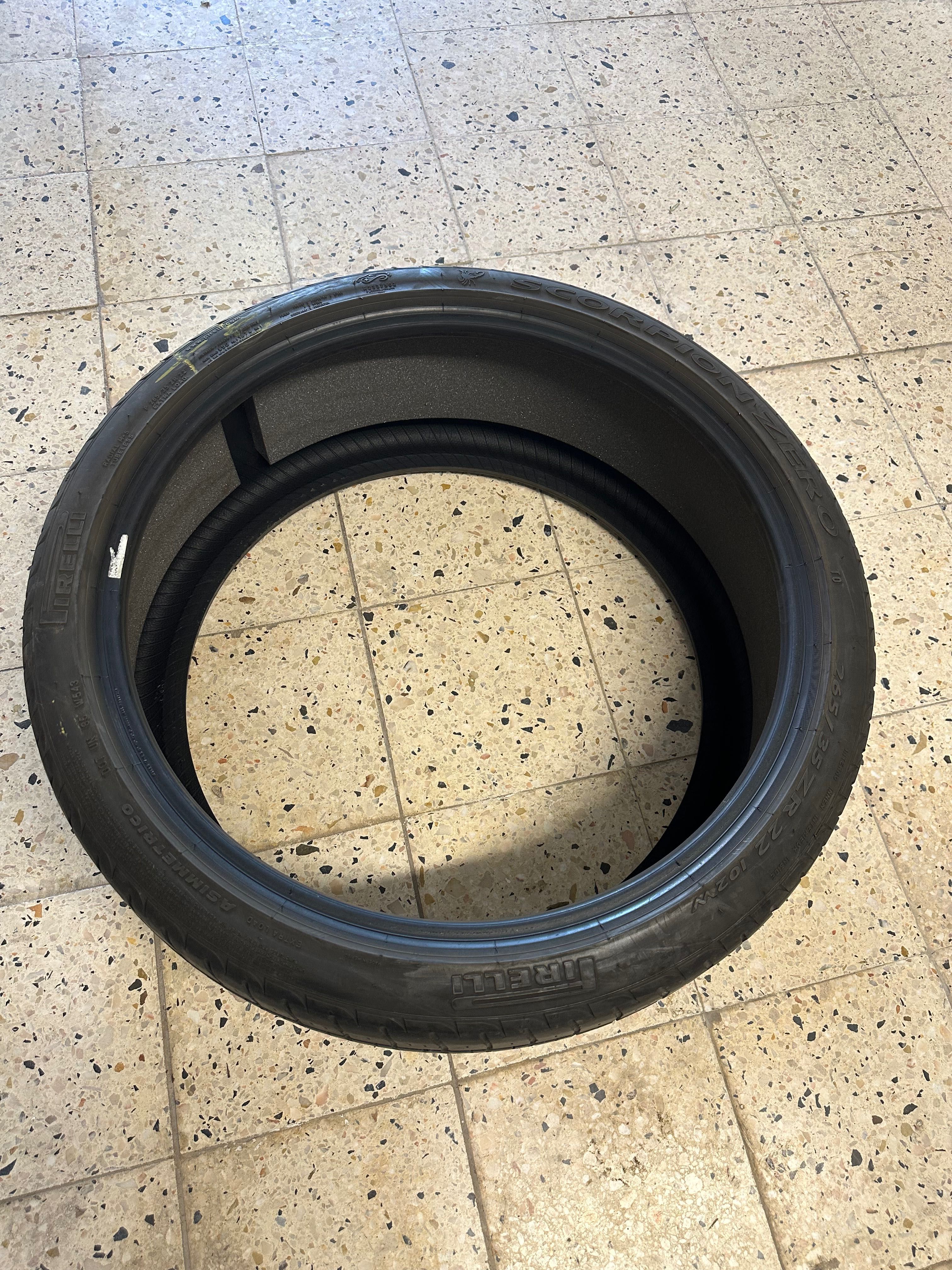 Pneu Pirelli Scorpion Zero 265/35ZR22 102W (EV T0) usado