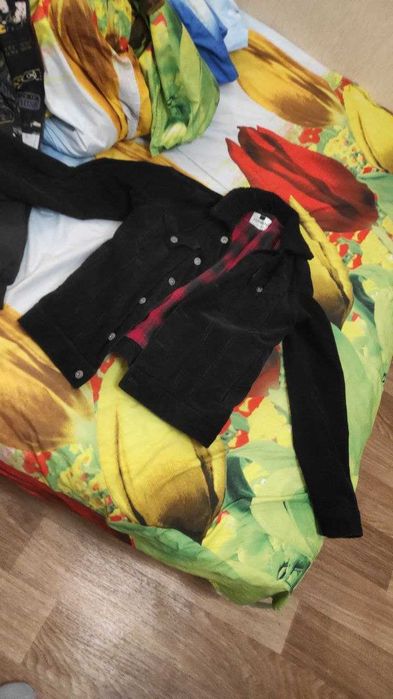 гарна куртка вельветова весна/осінь