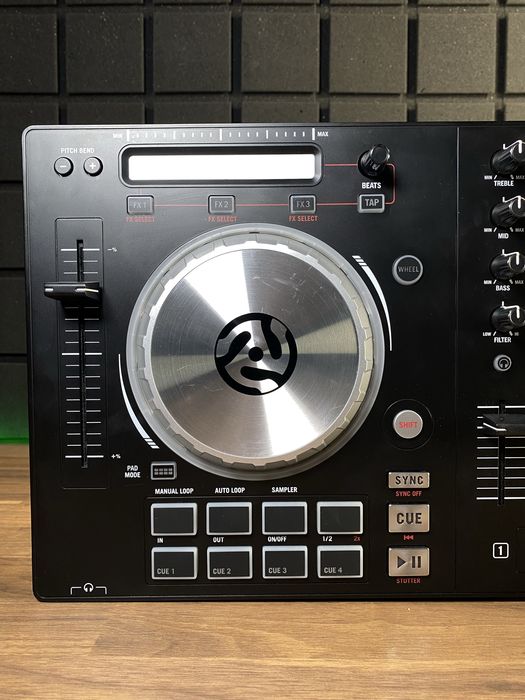 Numark Mixtrack Pro 3