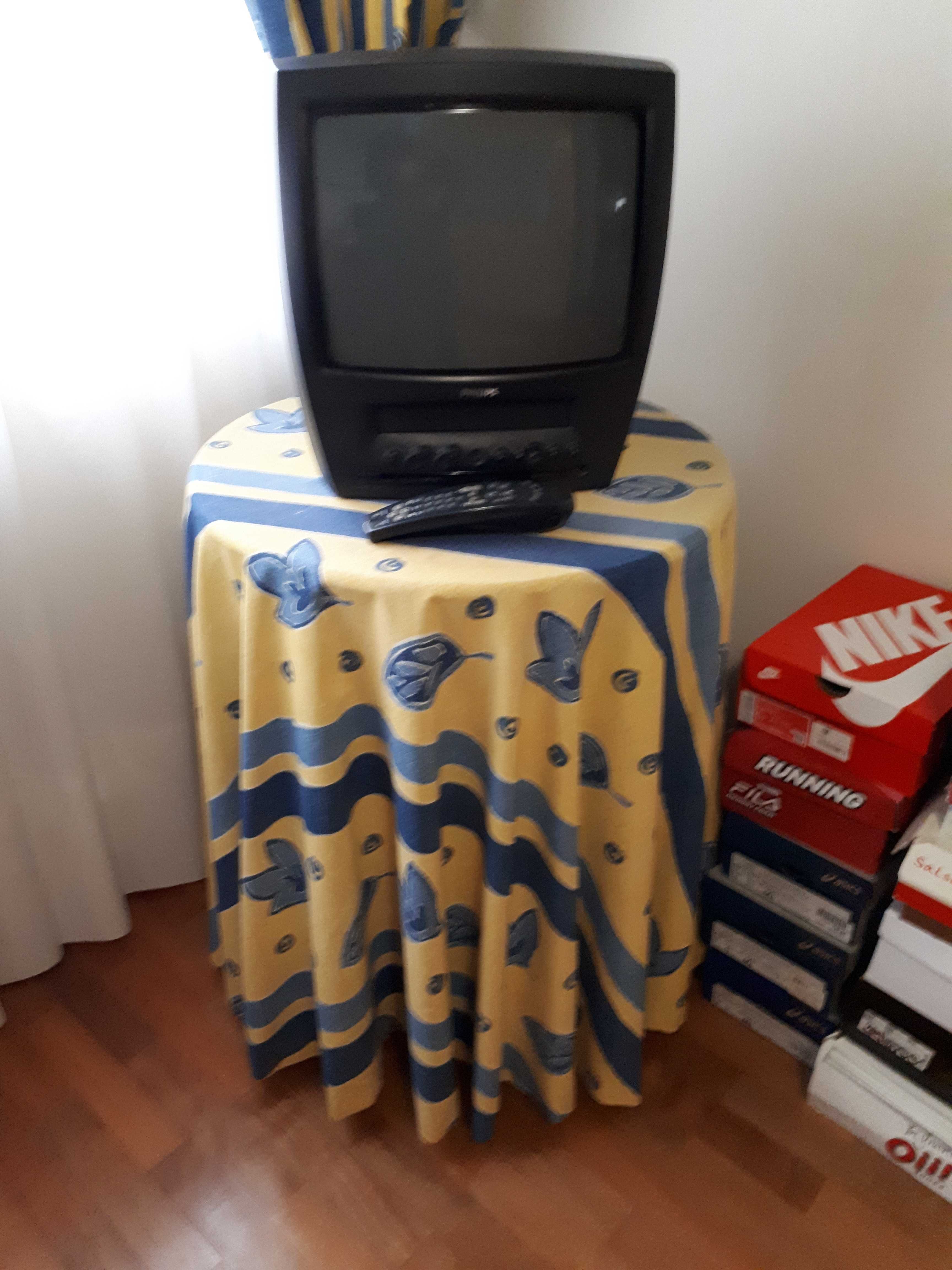 Tv Philips com gravador de VHS