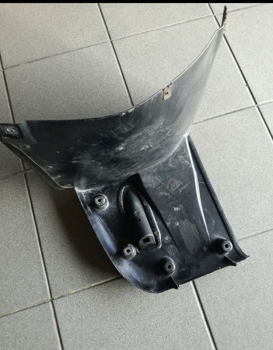 Oryginalne nadkole krótkie przód BMW E39 M-pakiet. Strona prawa.