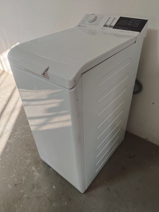 Пральна машина Elektrolux з Європи.6 kg Стан нової.