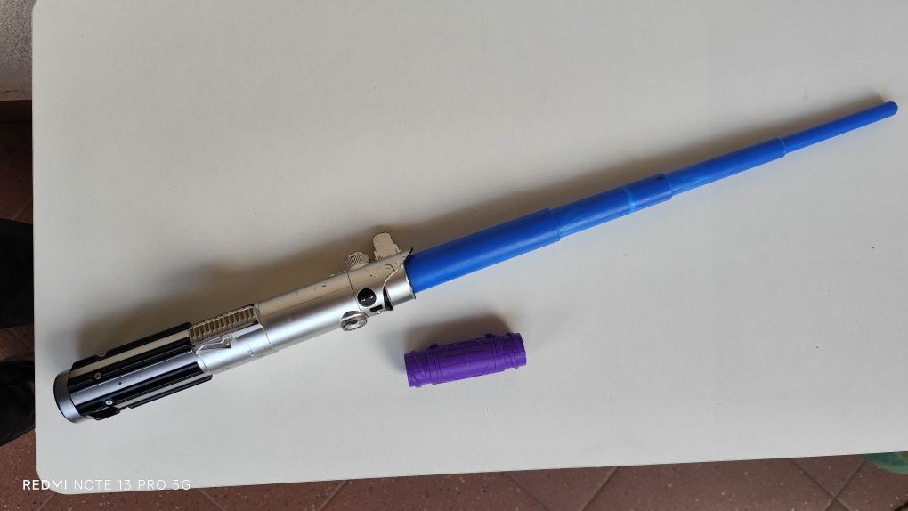 Sprzedam miecz świetlny Star Wars Hasbro niebieski składany