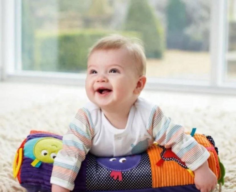 Килимок «Baby Carpet“ з мʼяким валиком для немовлят з ігоровими елемен