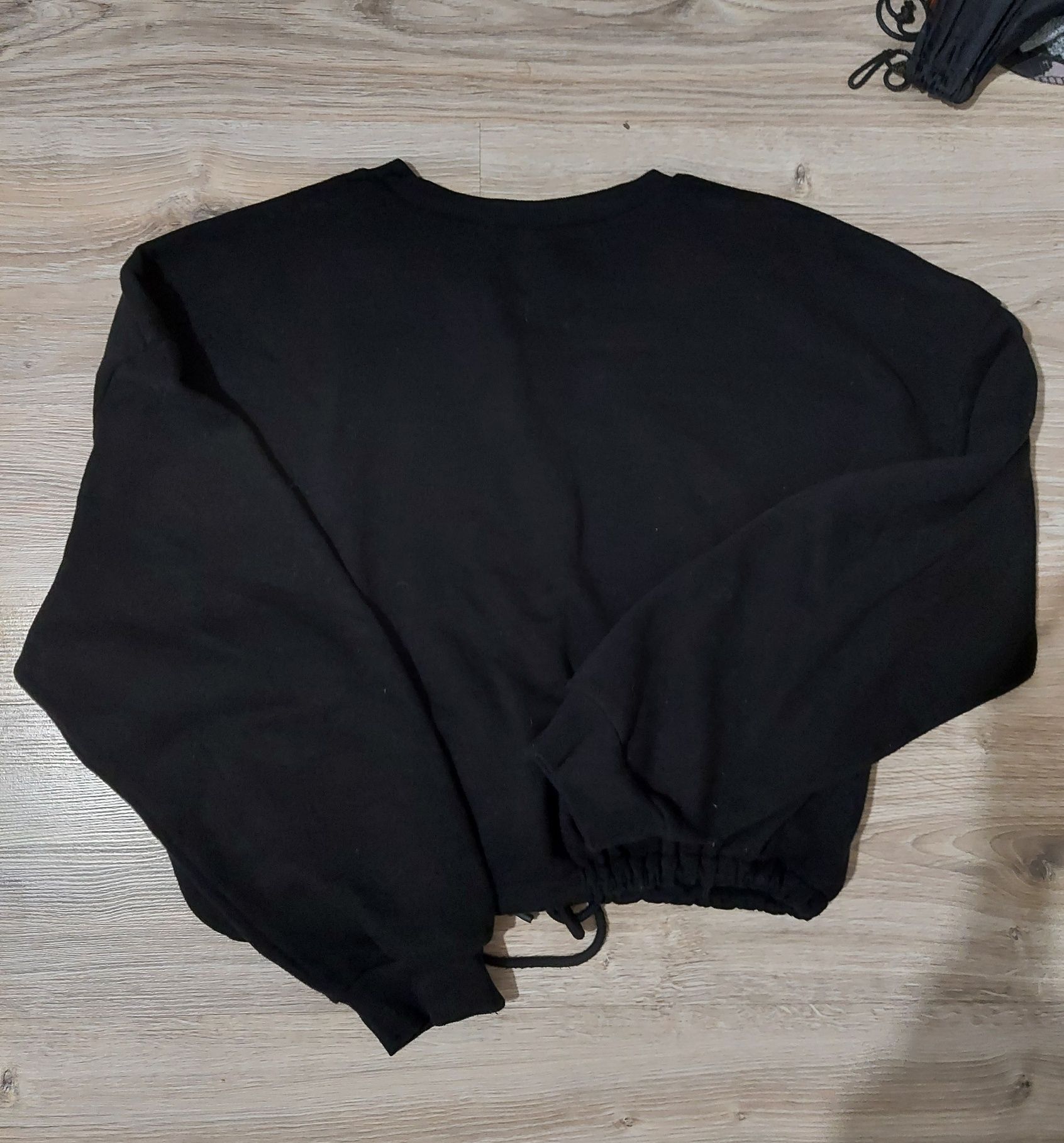 Czarna bluza H&M Detroit rozmiar L