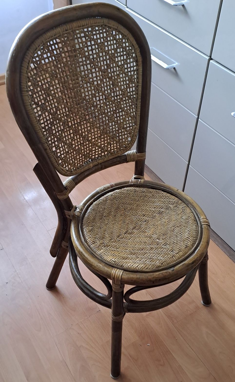 Krzesło rattanowe