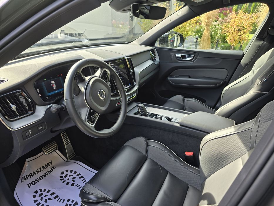 Volvo XC 60 B4 2023r R-DESIGN DARK PLUS kamera asystent Z NIEMIEC