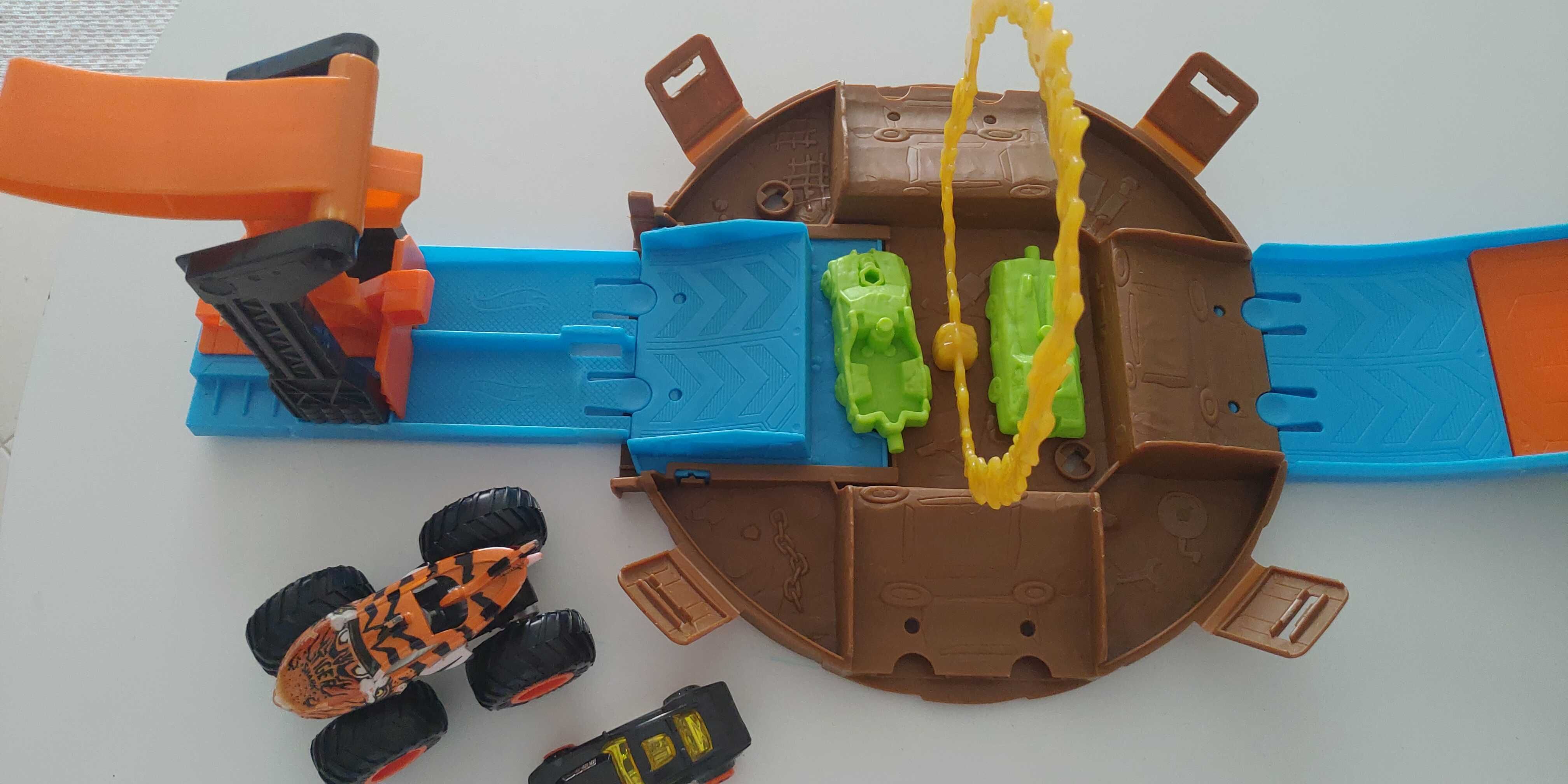 Pista Hot Wheels Monster Truck Stunt Fire